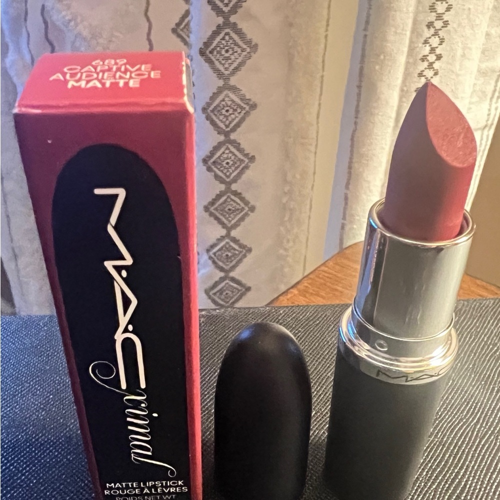 NIB MAC XIMINAL LIPSTICK.. captive audience matte #689